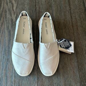 COPY - Tom’s canvas shoes